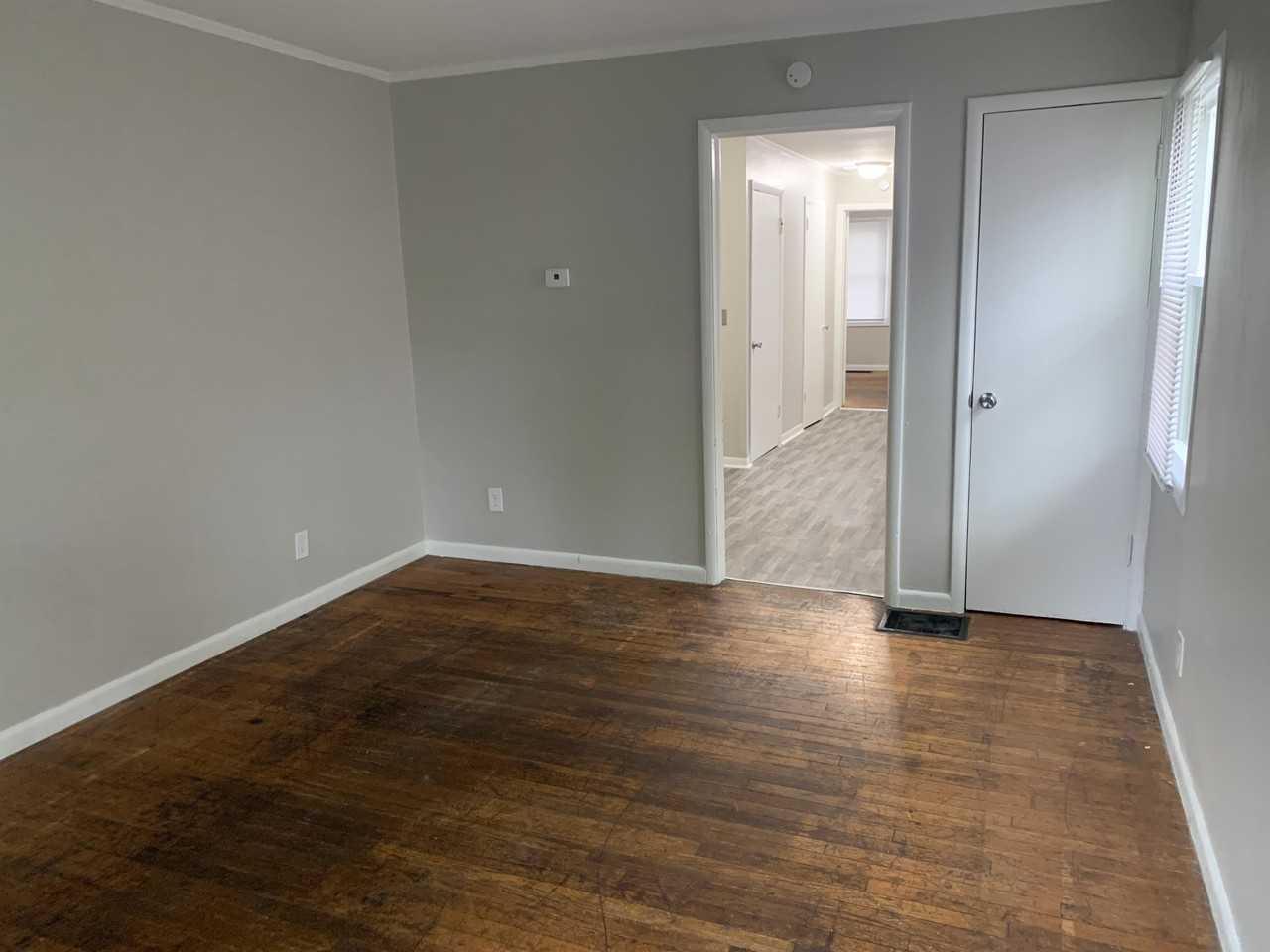 1460 W 32nd St #1460 - Photo 3 of 15