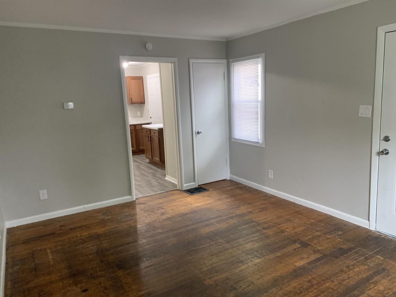 1460 W 32nd St #1460 - Photo 4 of 15