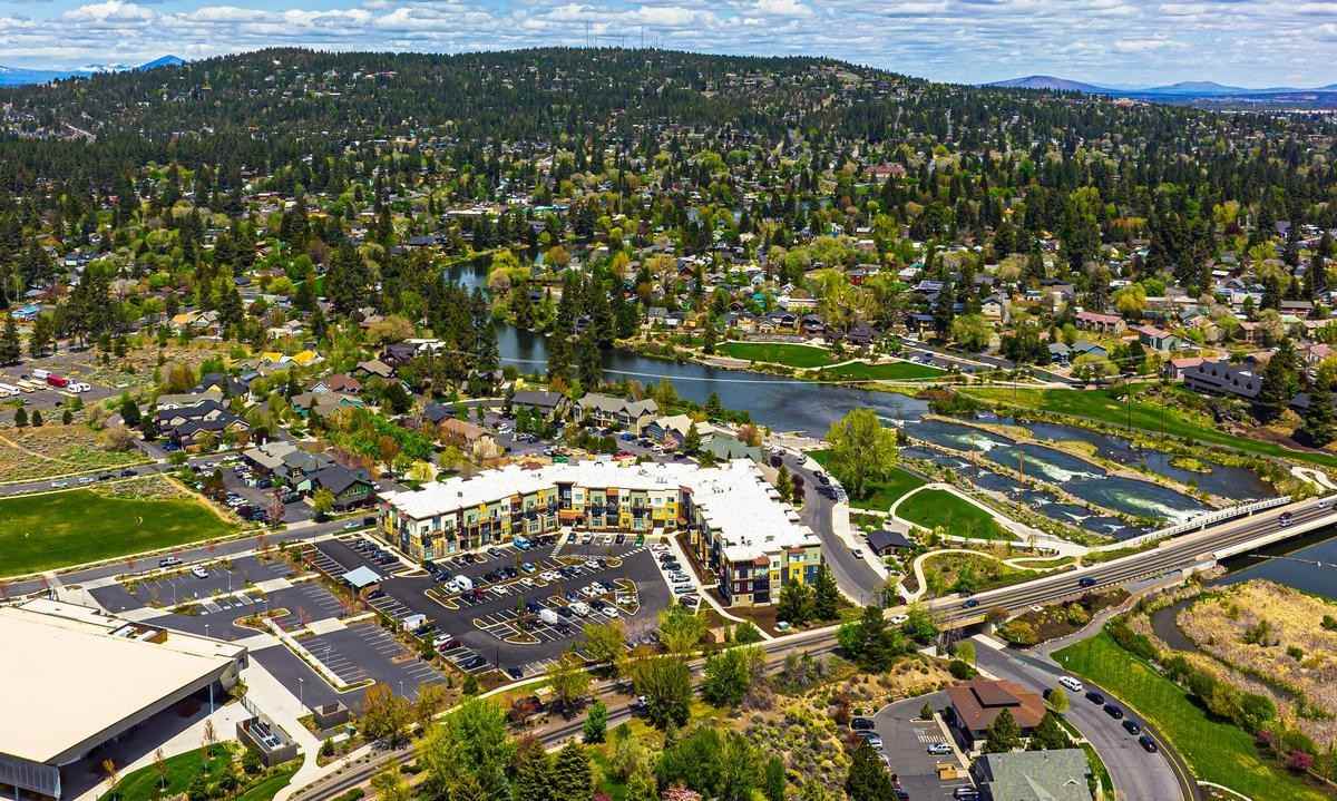 801 Sw Bradbury Way - Photo 7 of 28