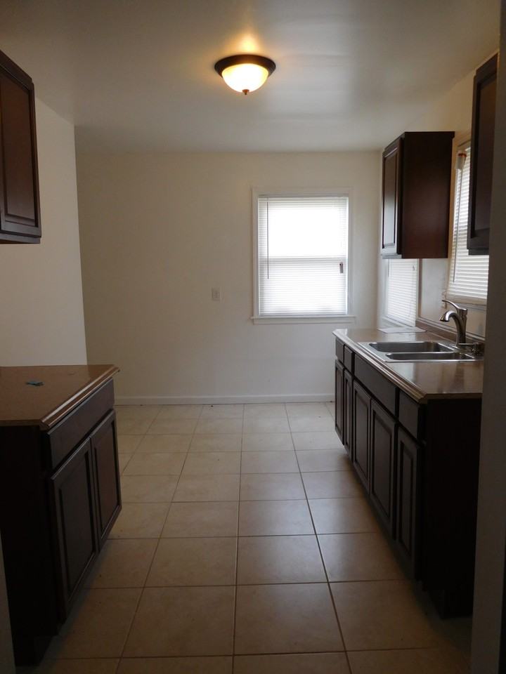 1985 Cliffview Rd - Photo 3 of 16