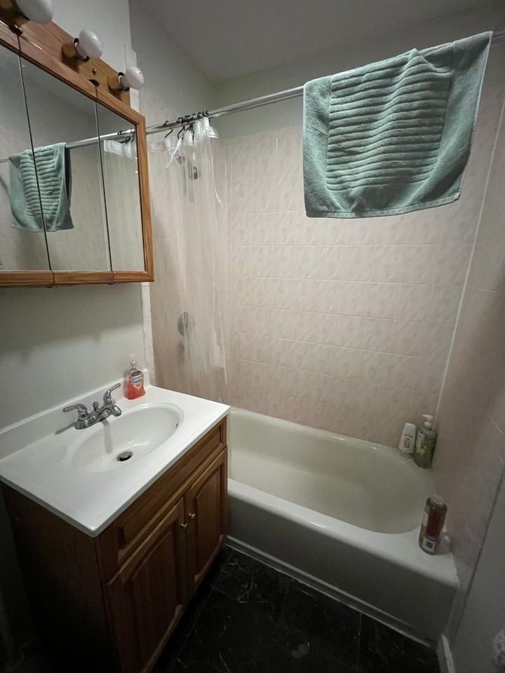 22 Hemenway St - Photo 7 of 12