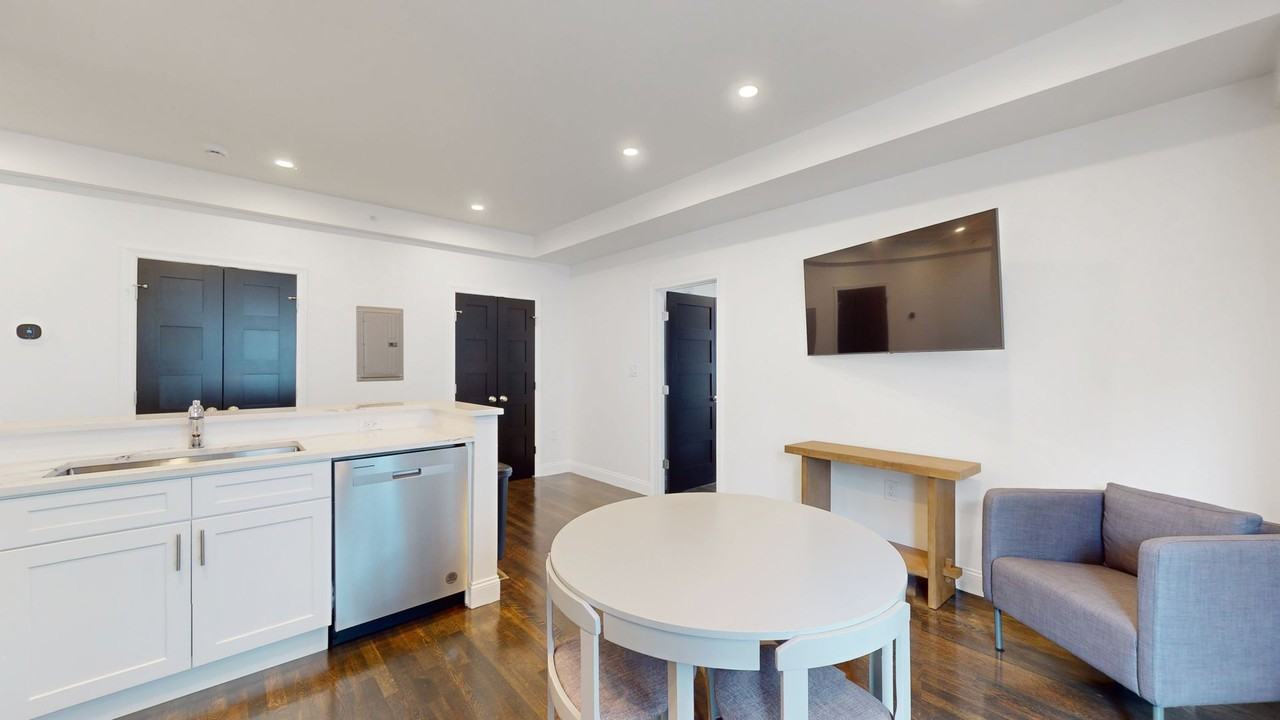 188 Ash Street - Photo 3 of 33