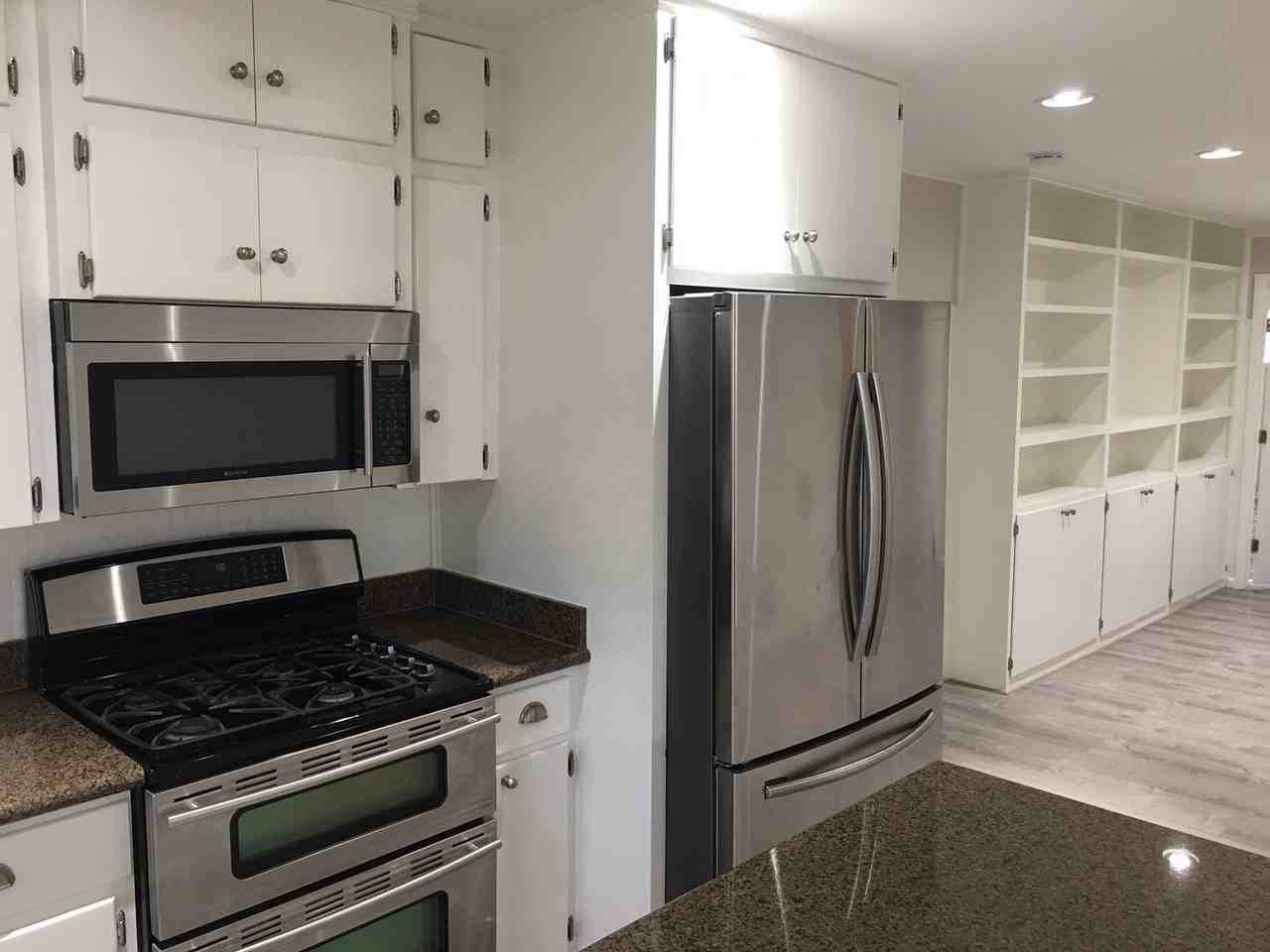 1221 Marine Dr - Photo 5 of 22