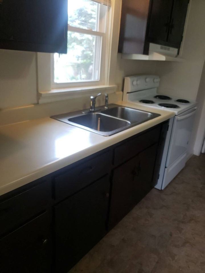 1536 Bayer Ave - Photo 4 of 11