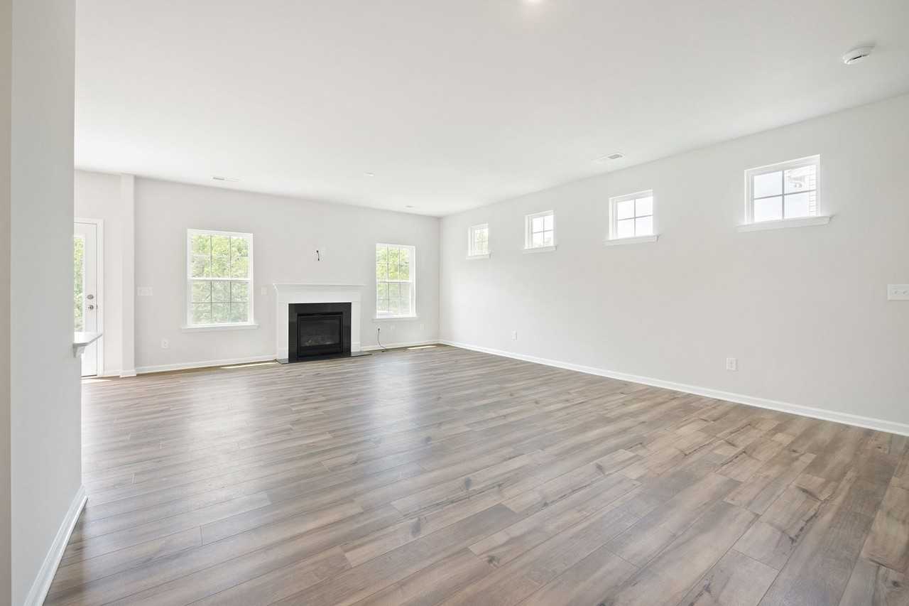 13012 Lannister Dr - Photo 4 of 38