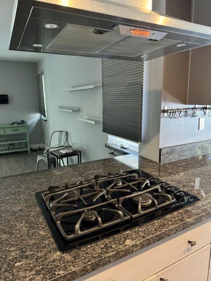 408 Del Oro Ave - Photo 4 of 10