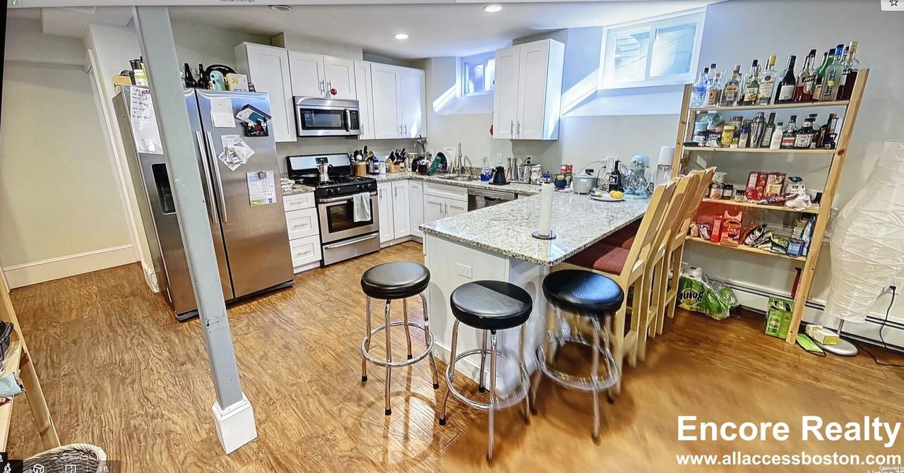 221 Norfolk St #1