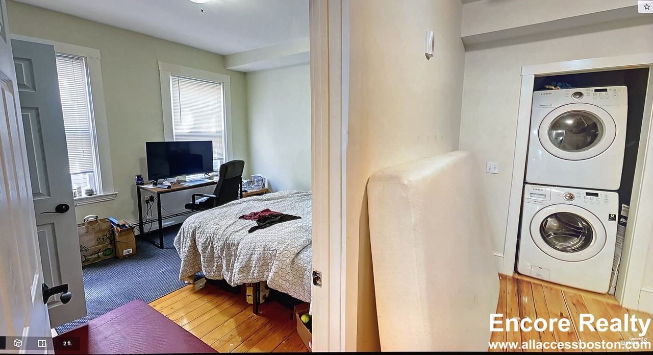 221 Norfolk St #1 - Photo 3 of 8