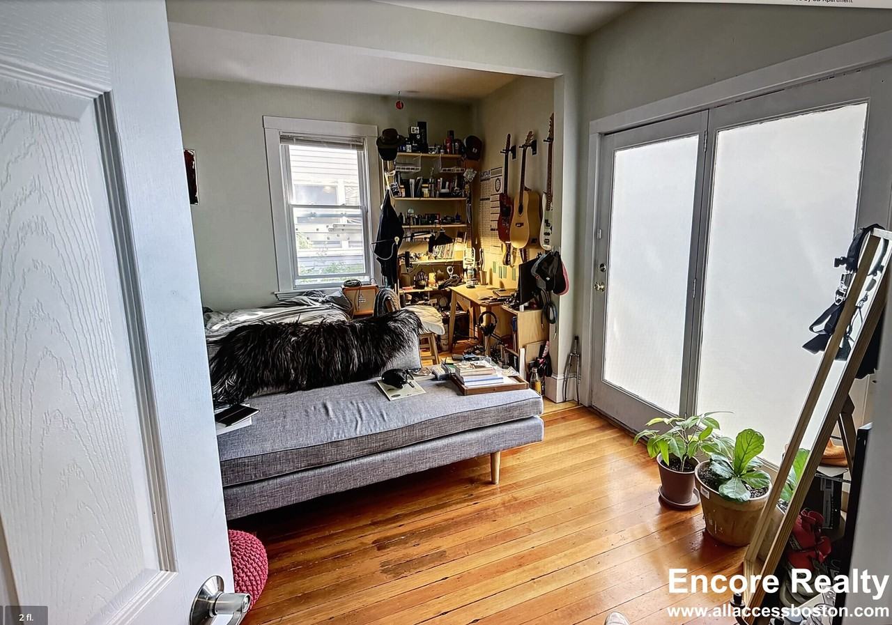 221 Norfolk St #1 - Photo 4 of 8