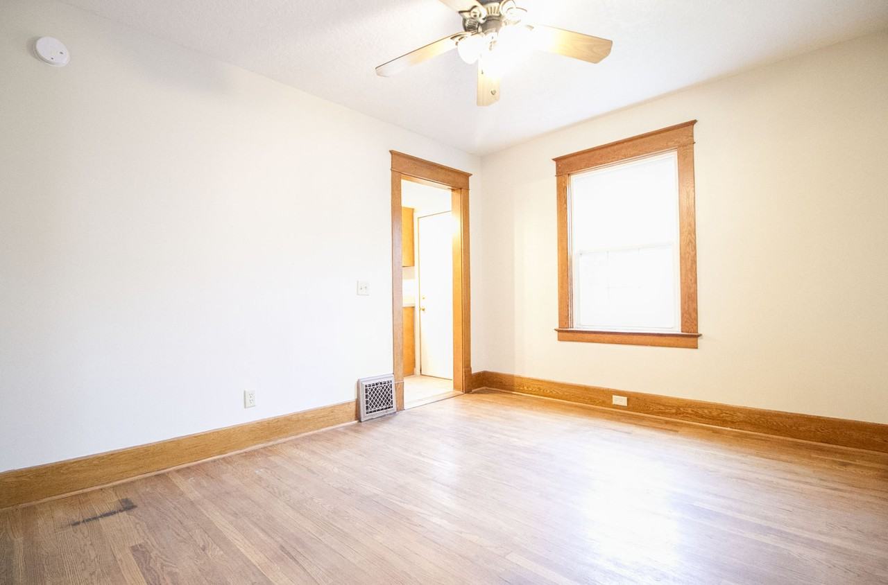4122 Fairview Dr #NA - Photo 6 of 24