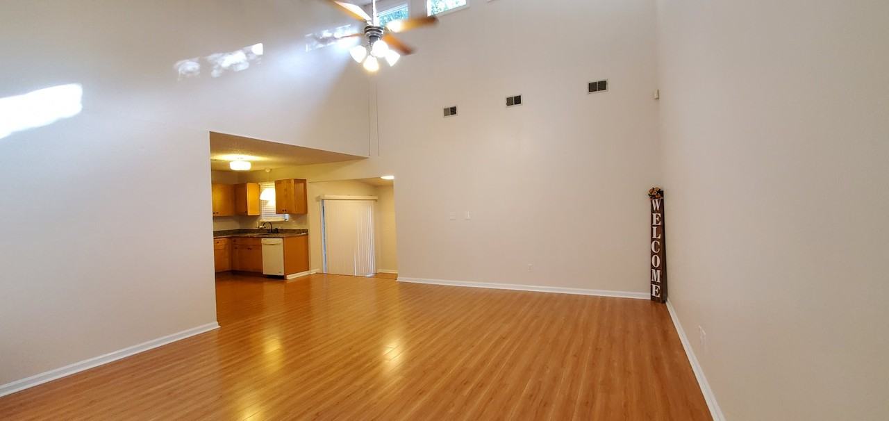 4941 Easy Street - Photo 4 of 36