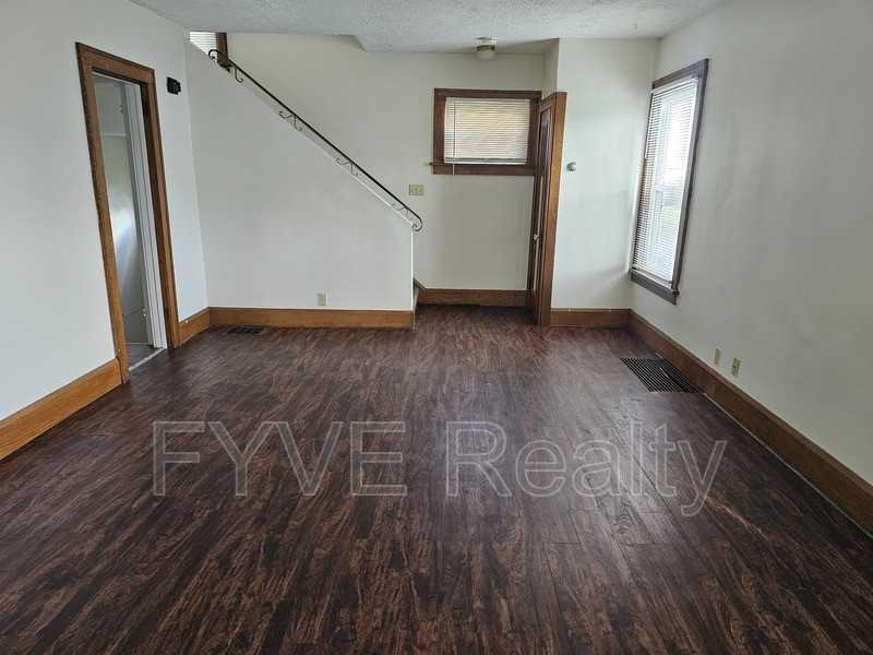 138 Claremont Ave Nw - Photo 3 of 28