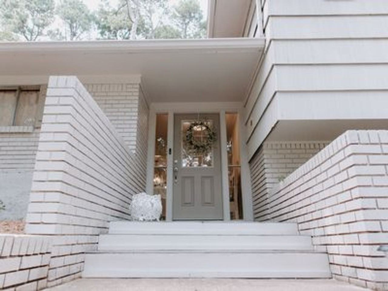 1848 S Brookwood Dr - Photo 3 of 16