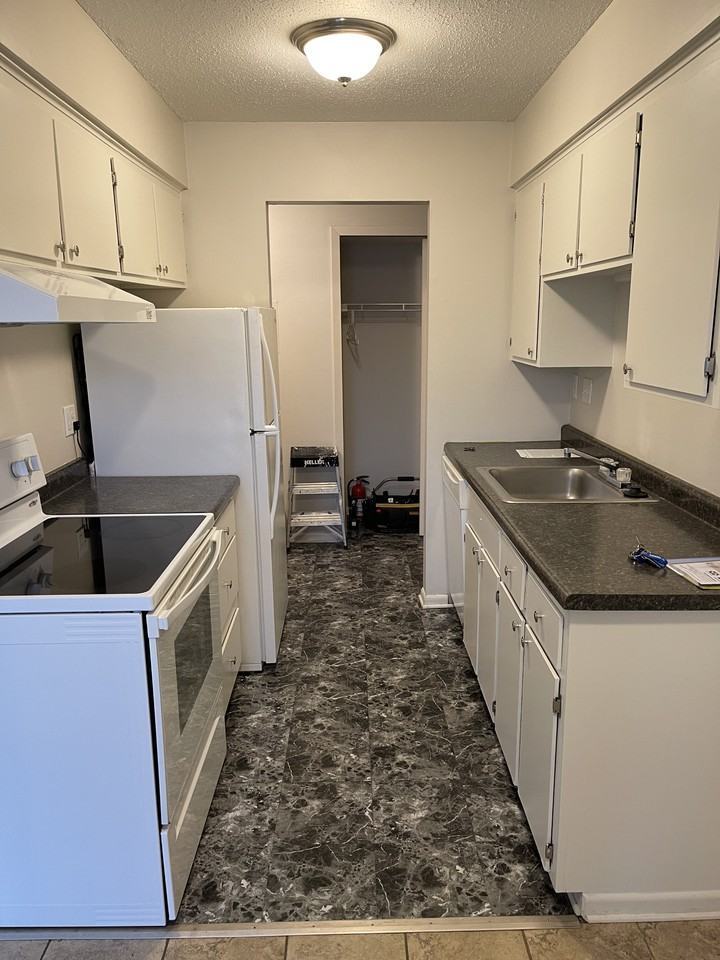 907 11th Ave S #4 - Photo 3 of 26