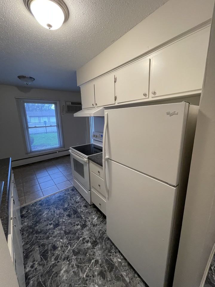 907 11th Ave S #4 - Photo 5 of 26