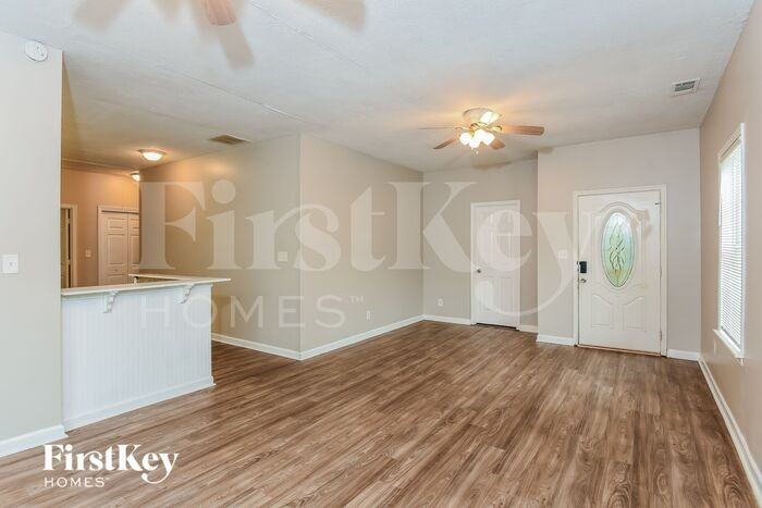 132 Brownlee Rd SW, Atlanta, GA 30331 3 Bedroom Apartment for 1,025