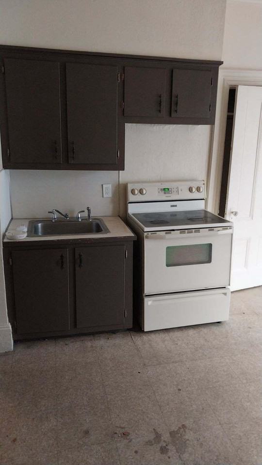 179 Pine Street - Photo 4 of 8