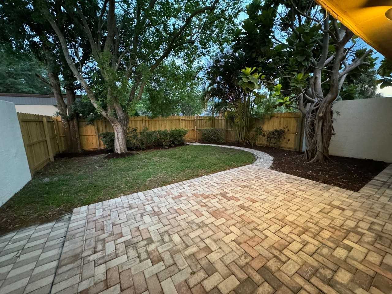 2304 Inagua Way - Photo 4 of 15