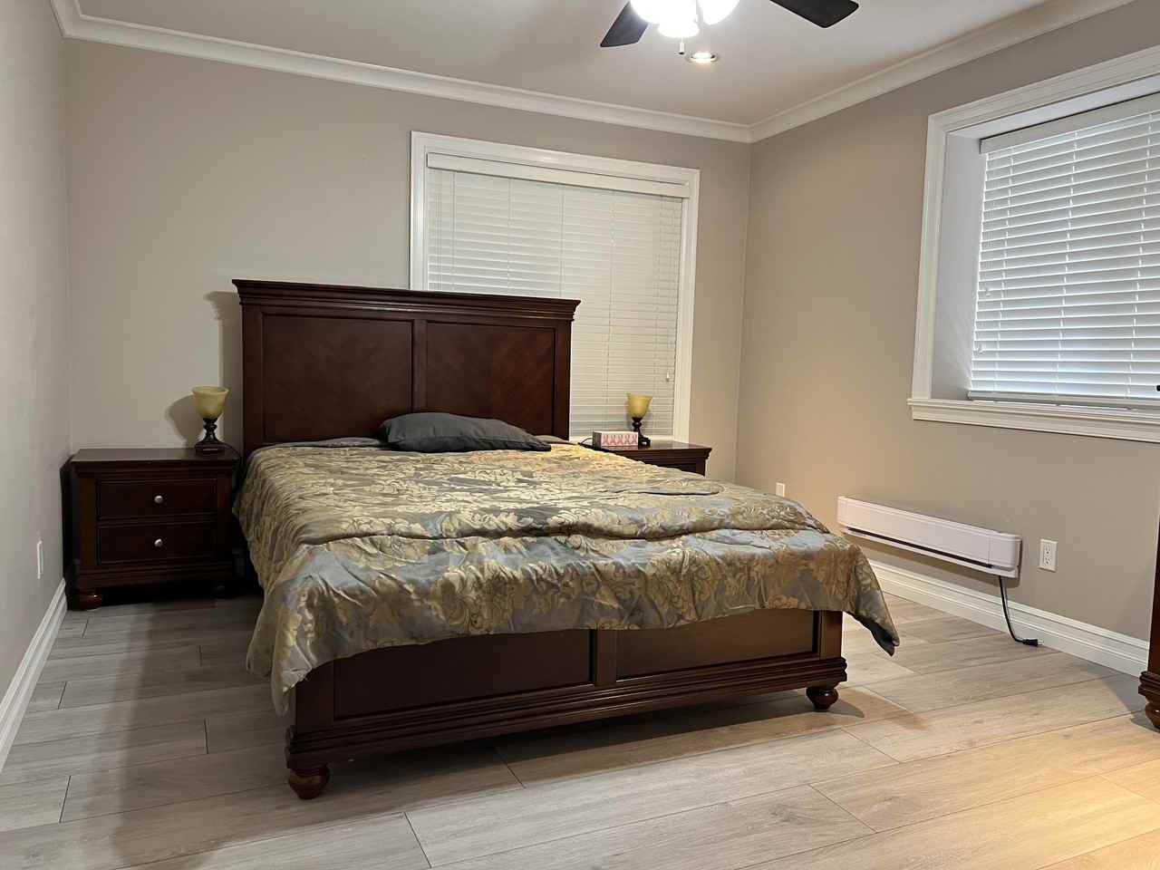 7672 161 Street - Photo 4 of 5