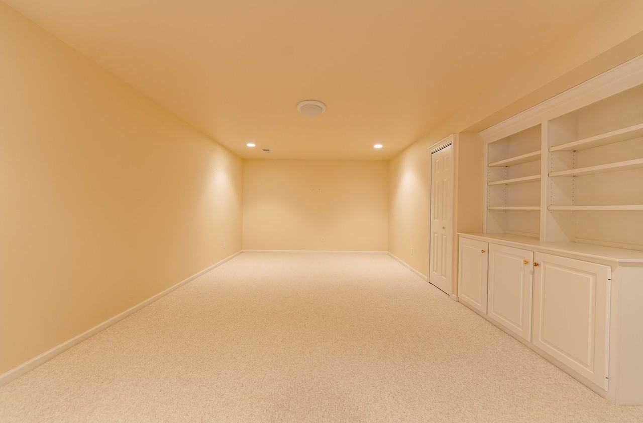 7914 Kilmory Cir - Photo 5 of 30