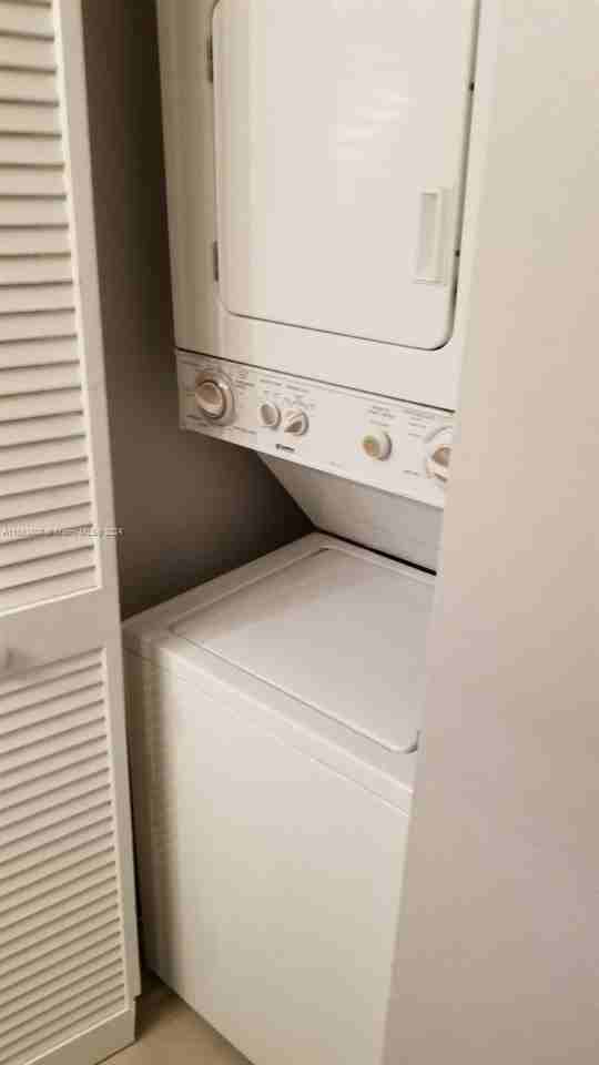 19212 Glenmoor Drive - Photo 3 of 12