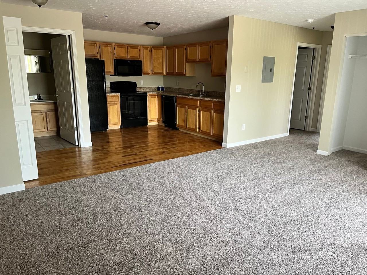 Lakepointe Apartment Homes - Photo 3 of 17