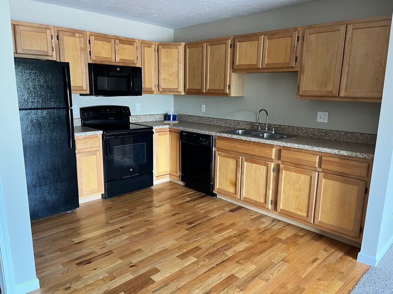 Lakepointe Apartment Homes - Photo 5 of 17