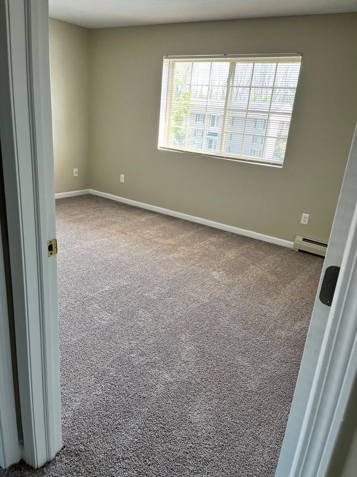 Lakepointe Apartment Homes - Photo 7 of 17