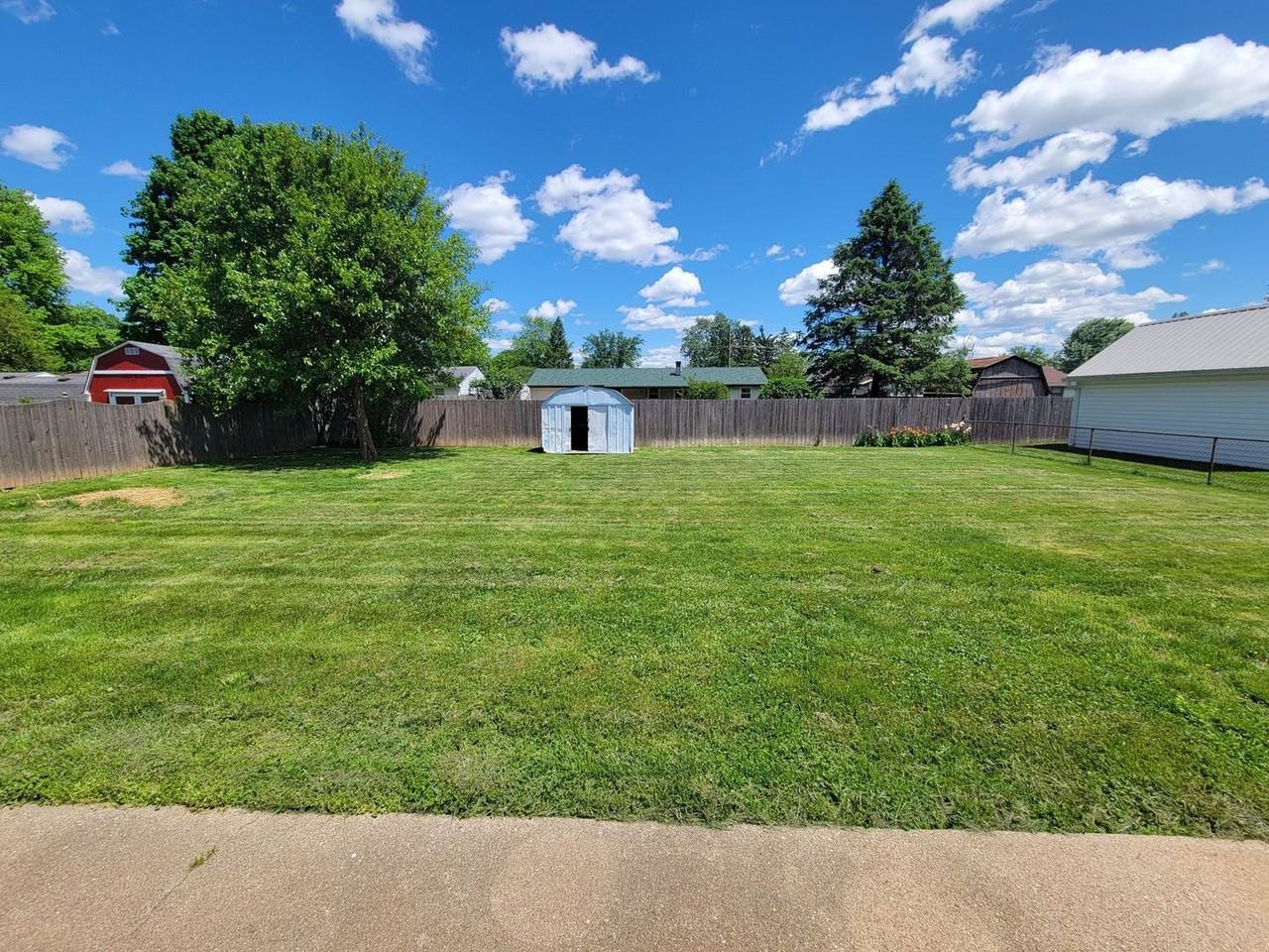 506 Brelsford Ave - Photo 3 of 11