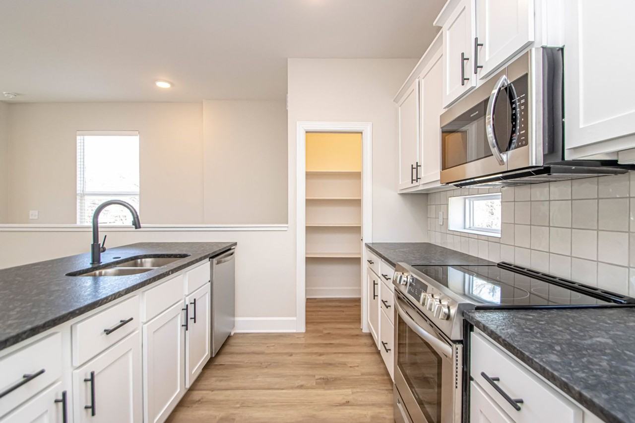 1220 W. 4th Street - Photo 7 of 28