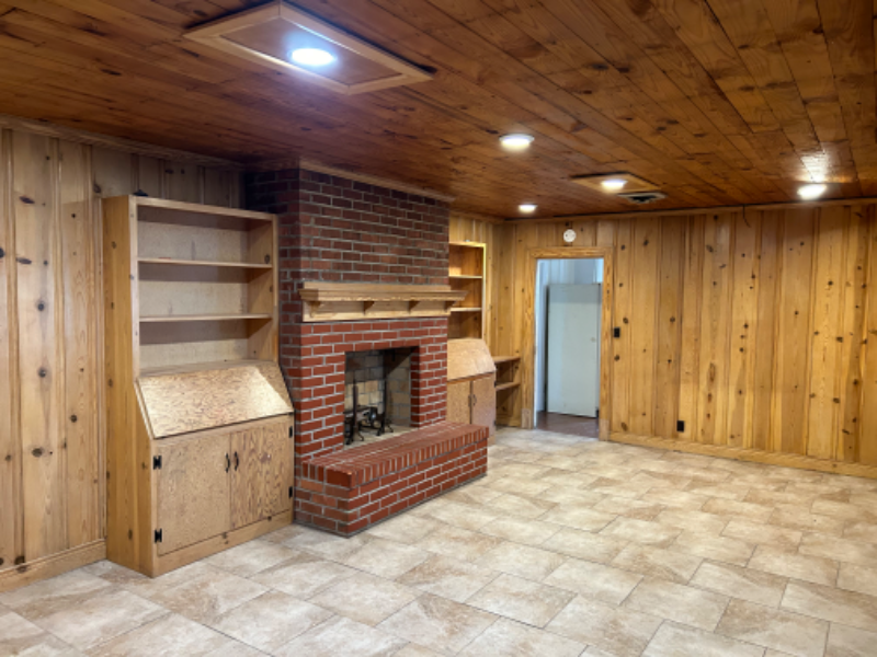 804 E Bell St #A - Photo 2 of 10