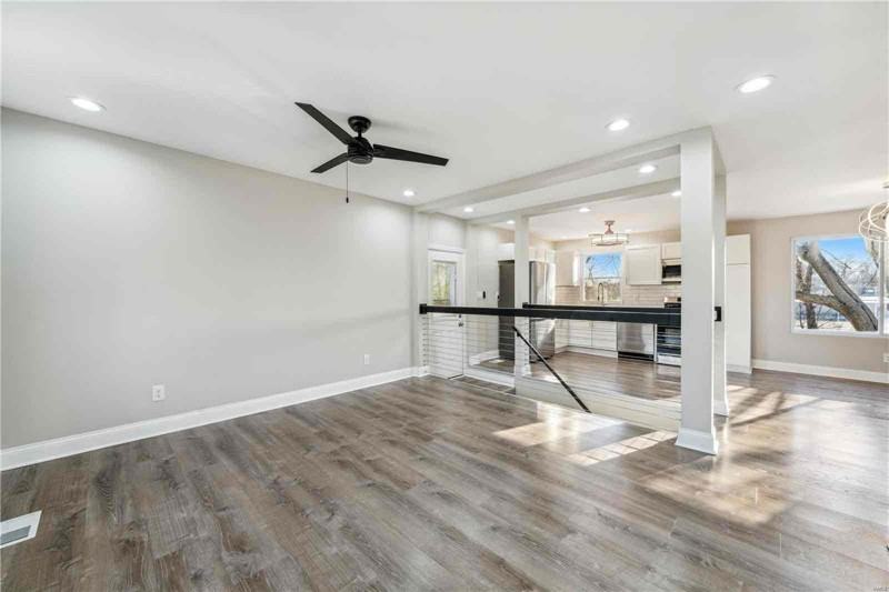 10112 Castle Dr - Photo 2 of 14