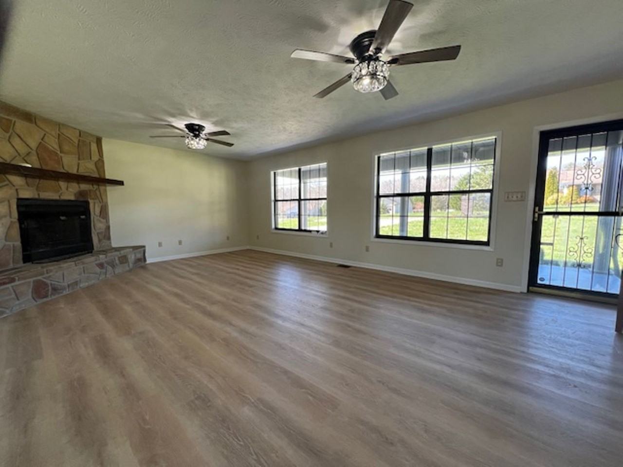 2606 Dellwood Dr - Photo 5 of 25