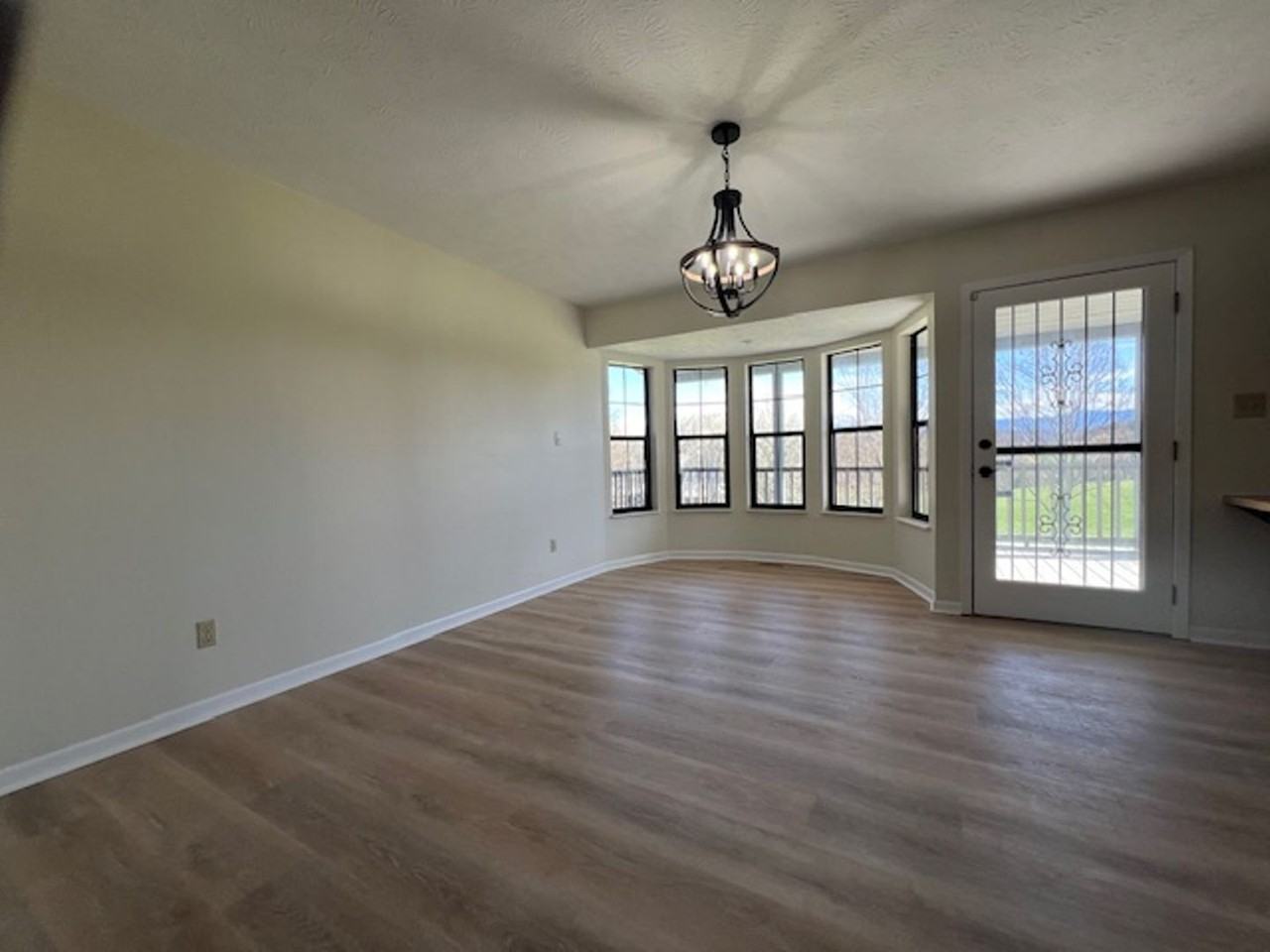 2606 Dellwood Dr - Photo 7 of 25
