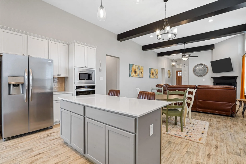 601 Oaks Ct - Photo 3 of 19