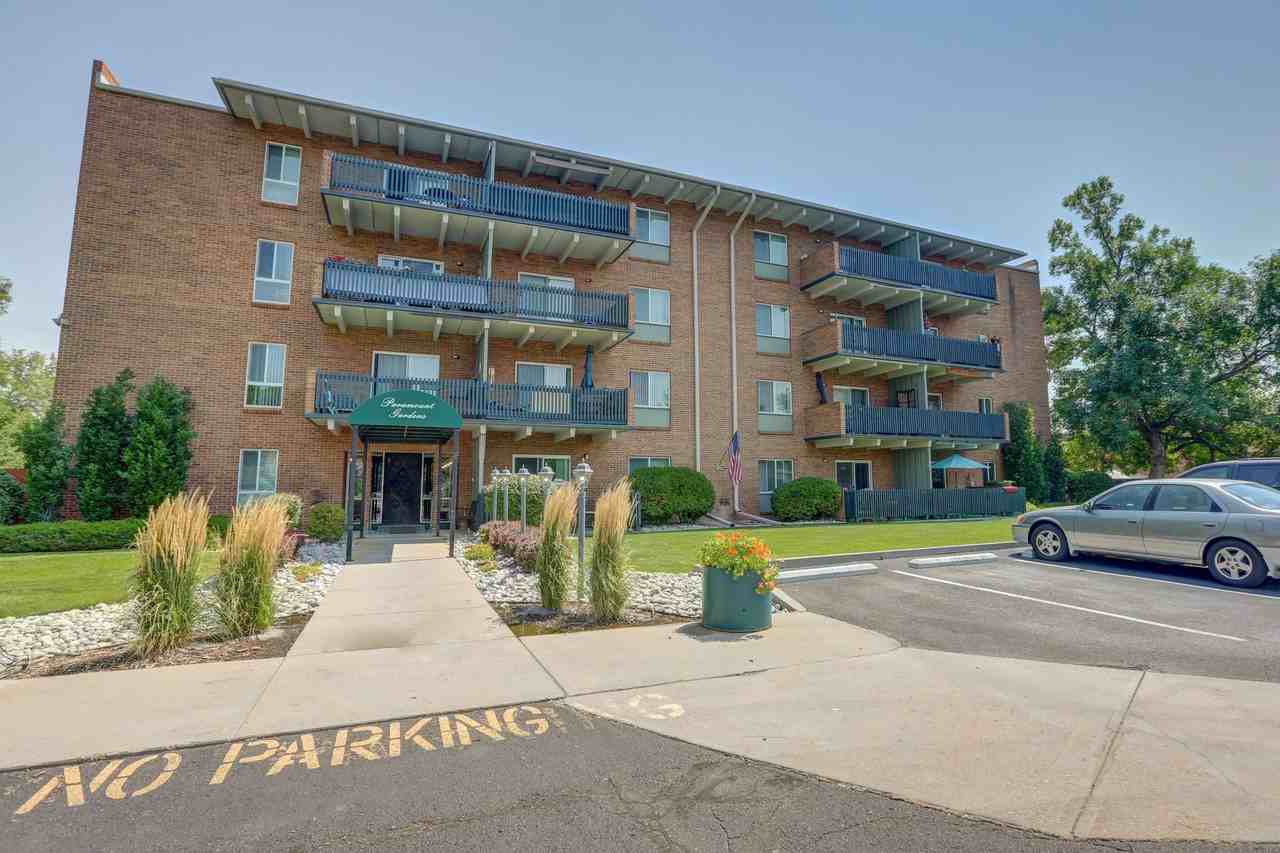 Paramount Gardens Apartments - Photo 2 of 10