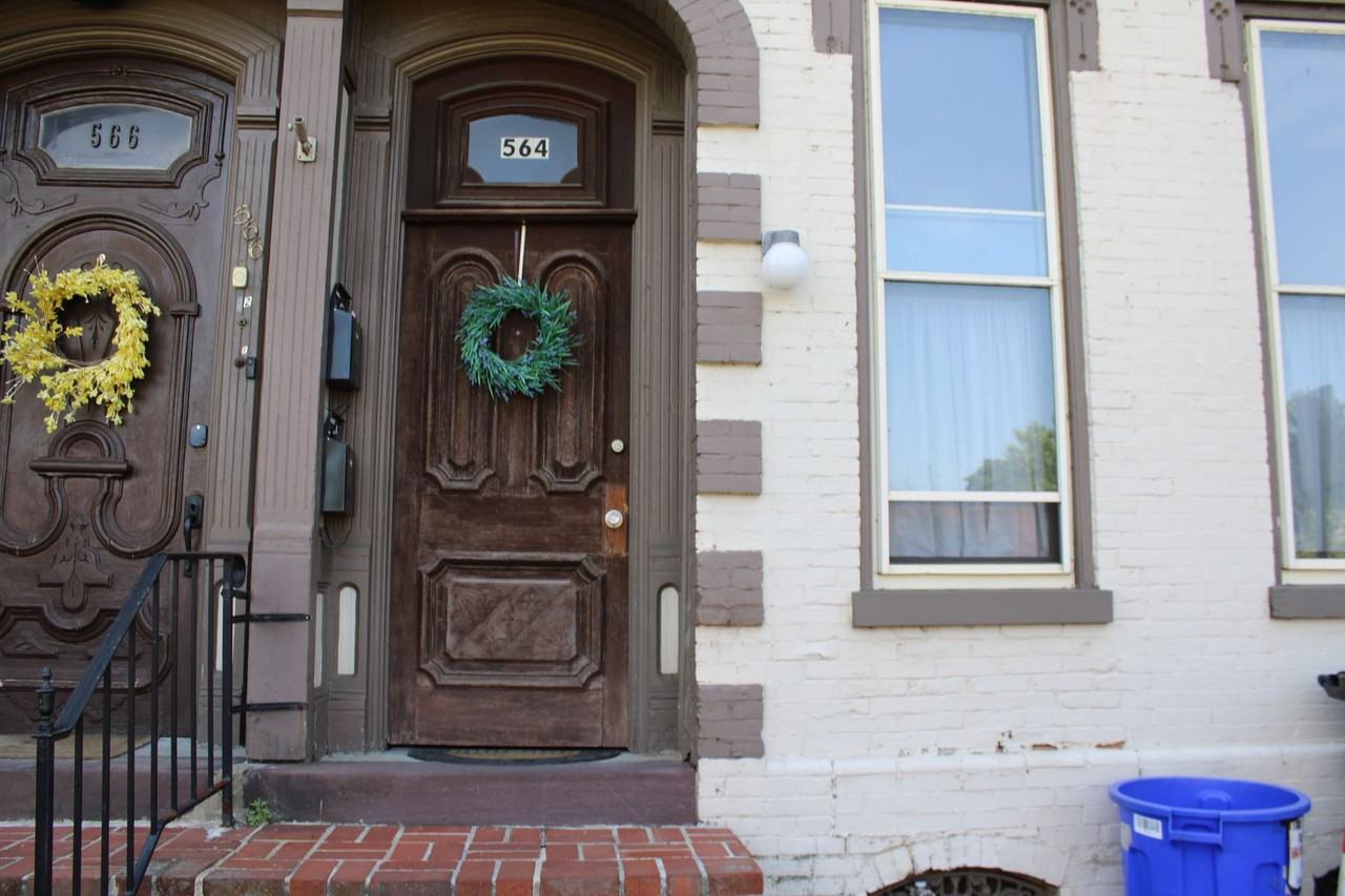 564 Race St - Photo 2 of 18