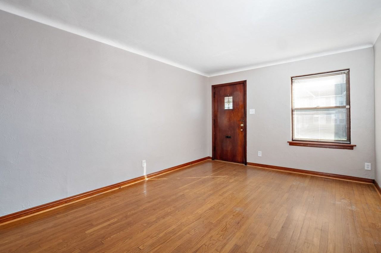 4951 Parker Ave - Photo 3 of 18