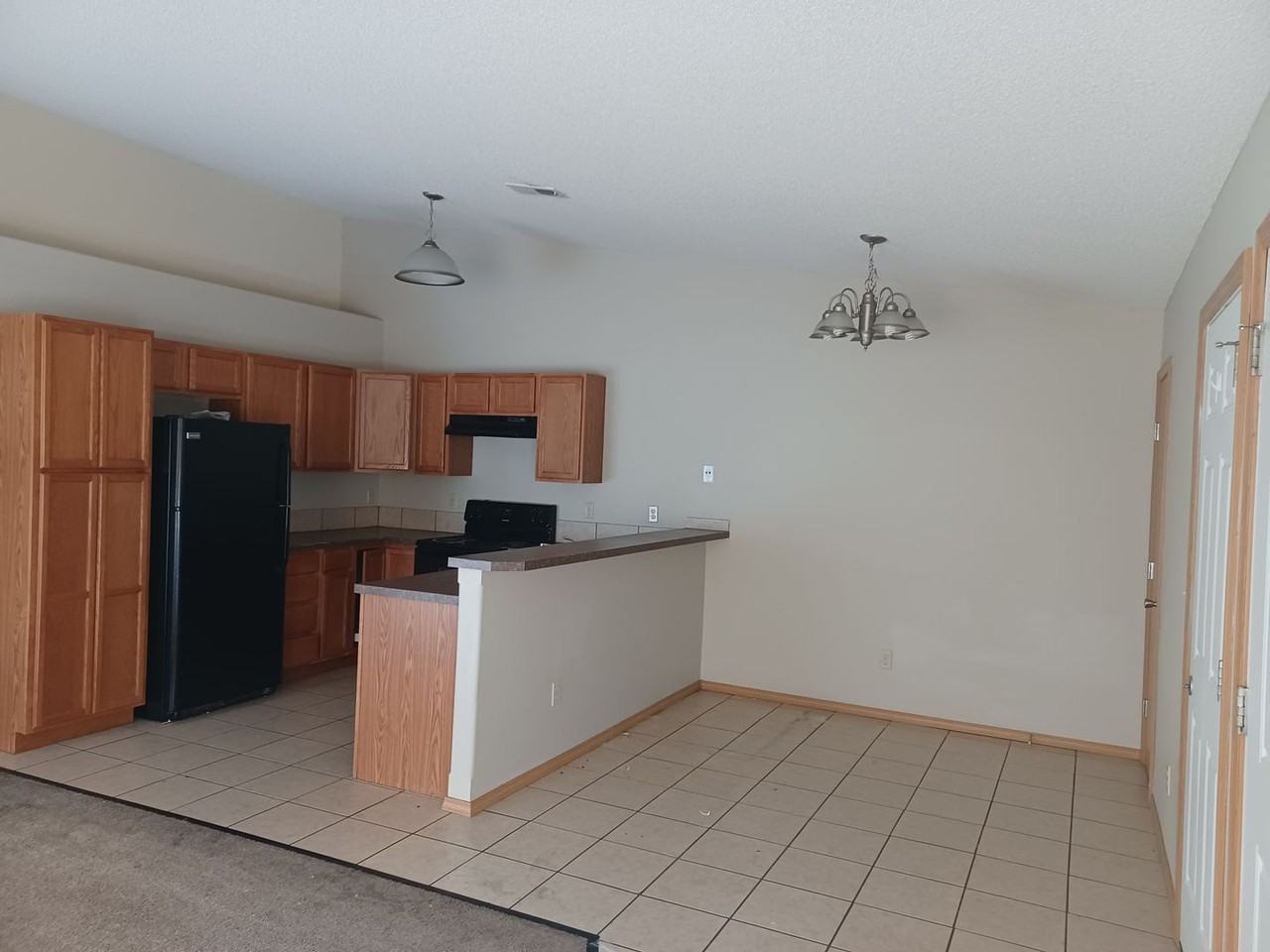 137 N Kessler St - Photo 3 of 7