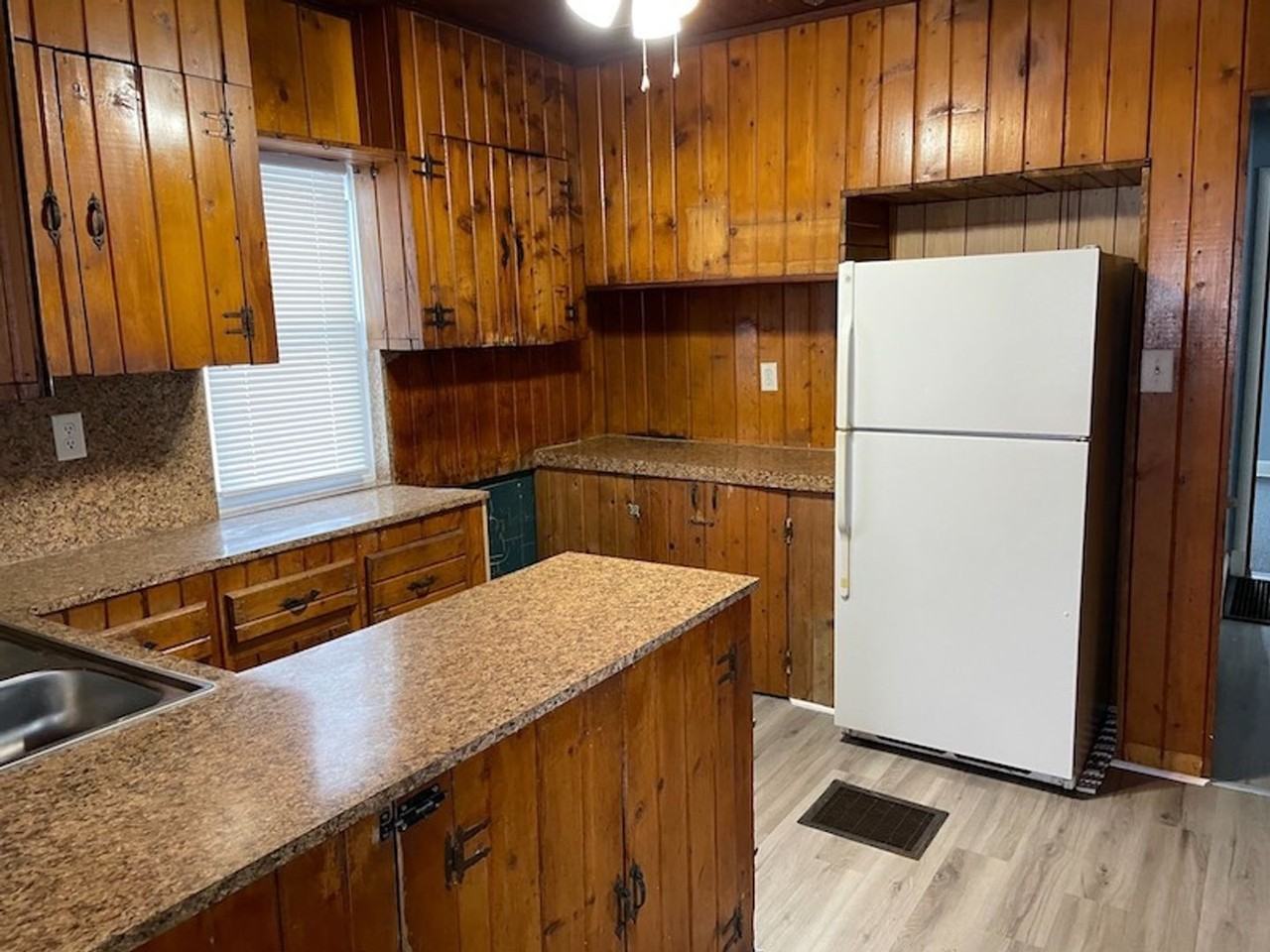 2806 Hoff Dr - Photo 2 of 10