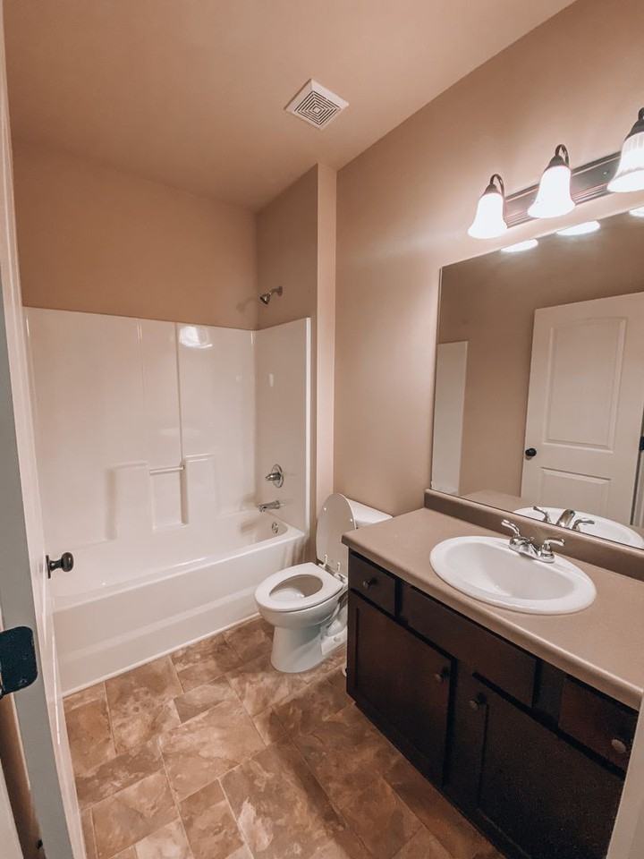 1532 Middleton Dr - Photo 2 of 29