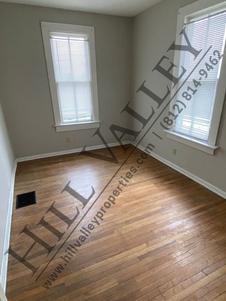1123 Walnut St - Photo 7 of 10