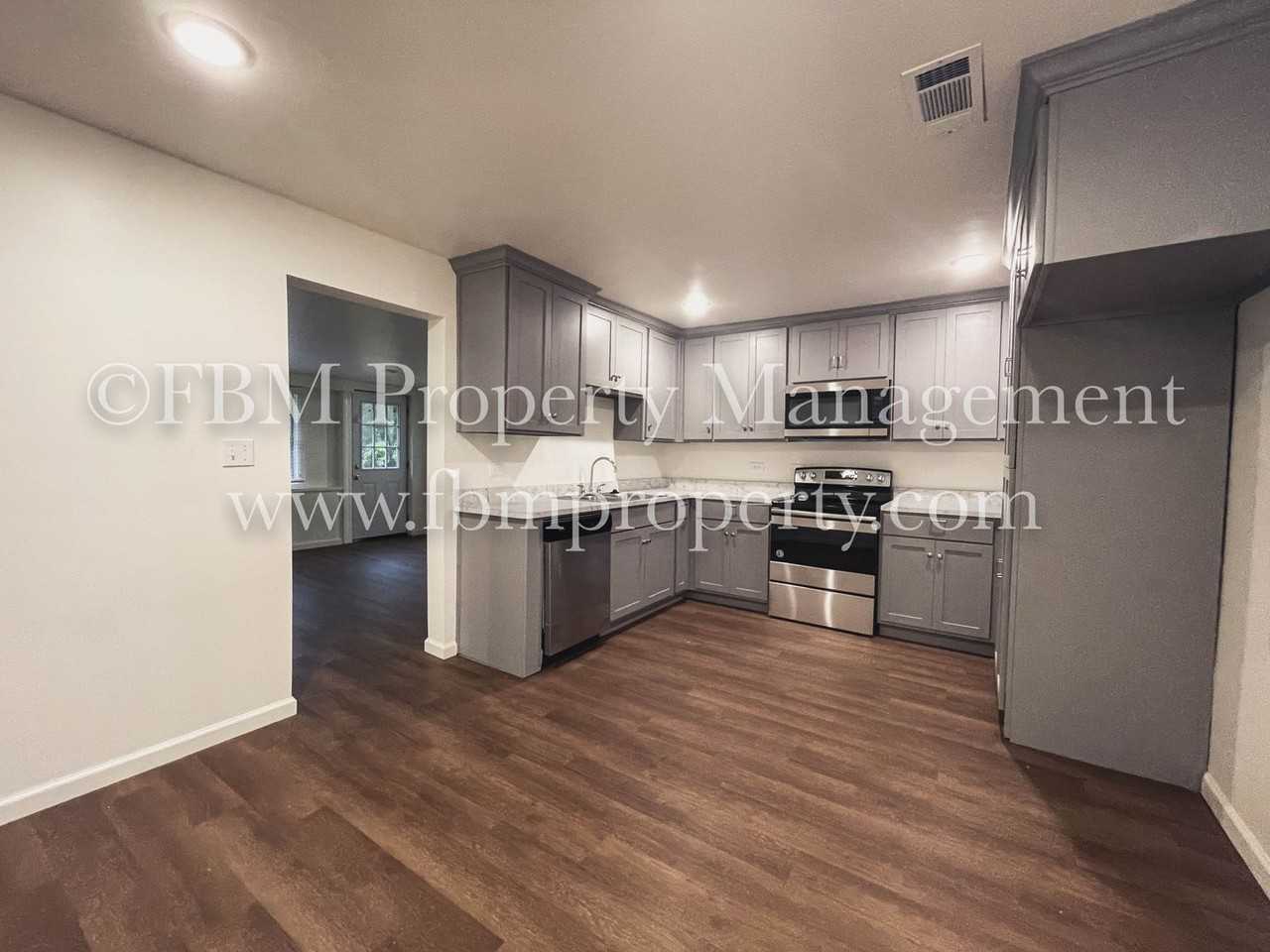 207 Kirksey St - Photo 6 of 19