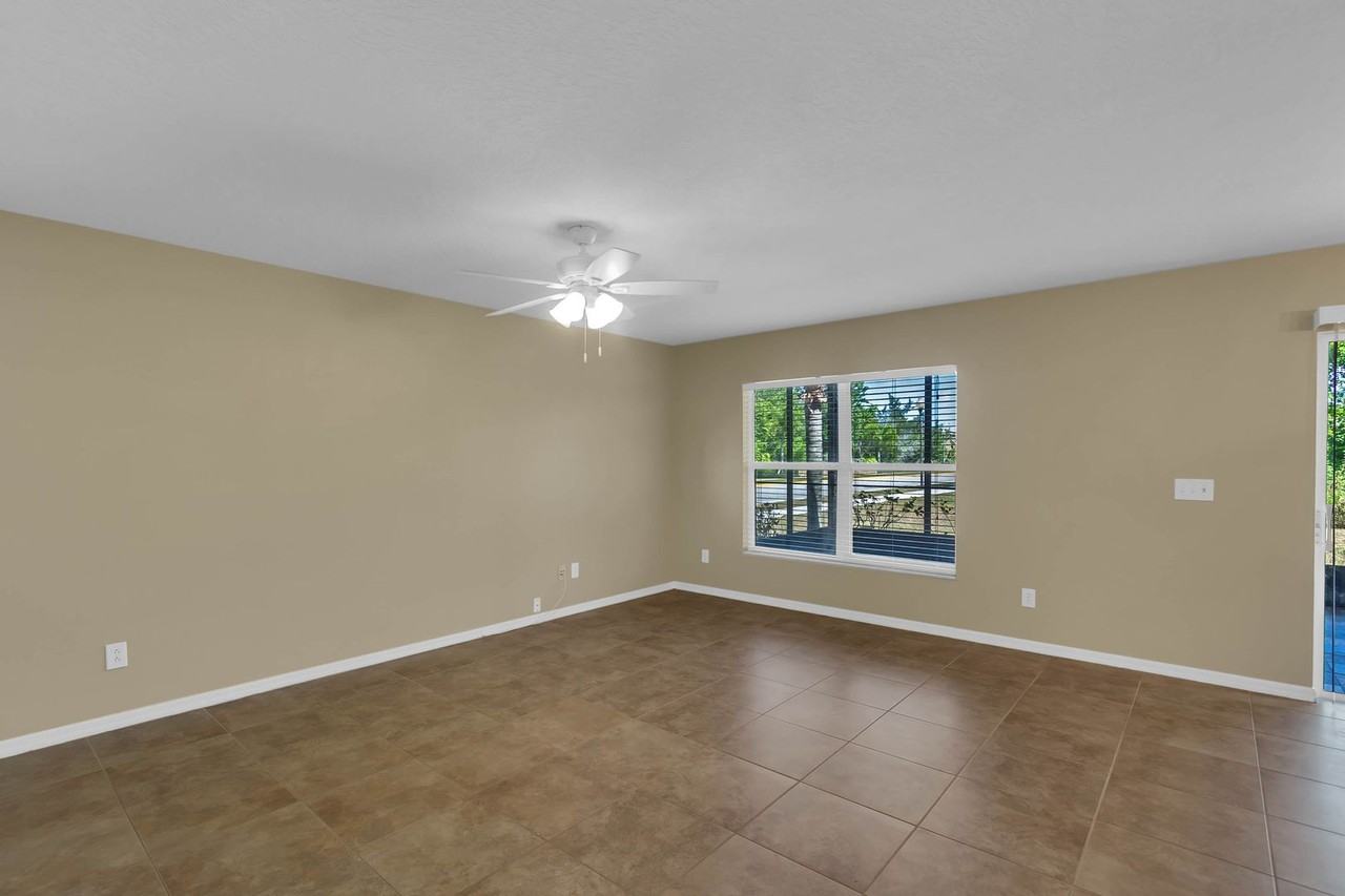 1596 Sherbourne St - Photo 3 of 24