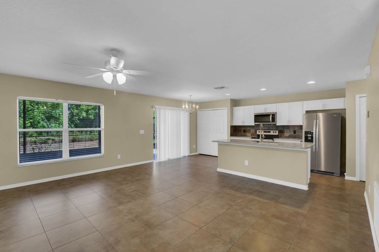 1596 Sherbourne St - Photo 4 of 24