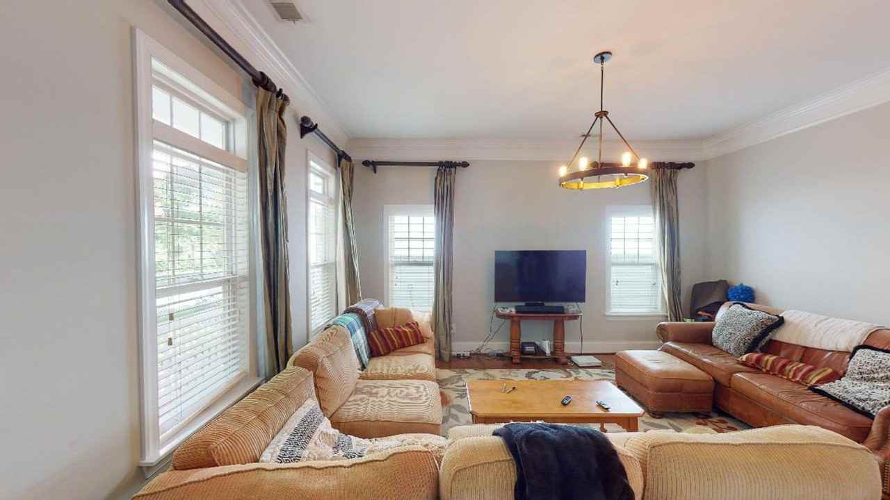 1737 Lela Ave - Photo 3 of 22