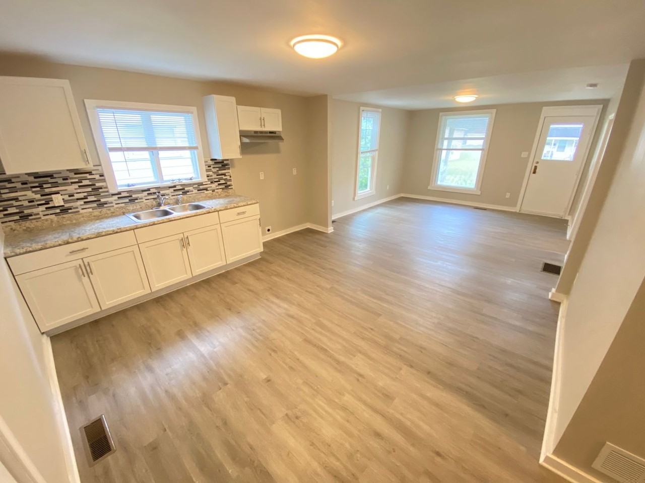 526 Campbell Rd - Photo 3 of 28