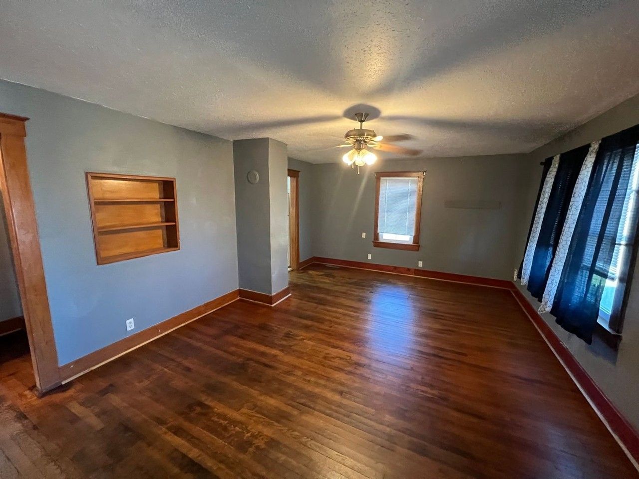 105 W Chestnut St - Photo 3 of 12