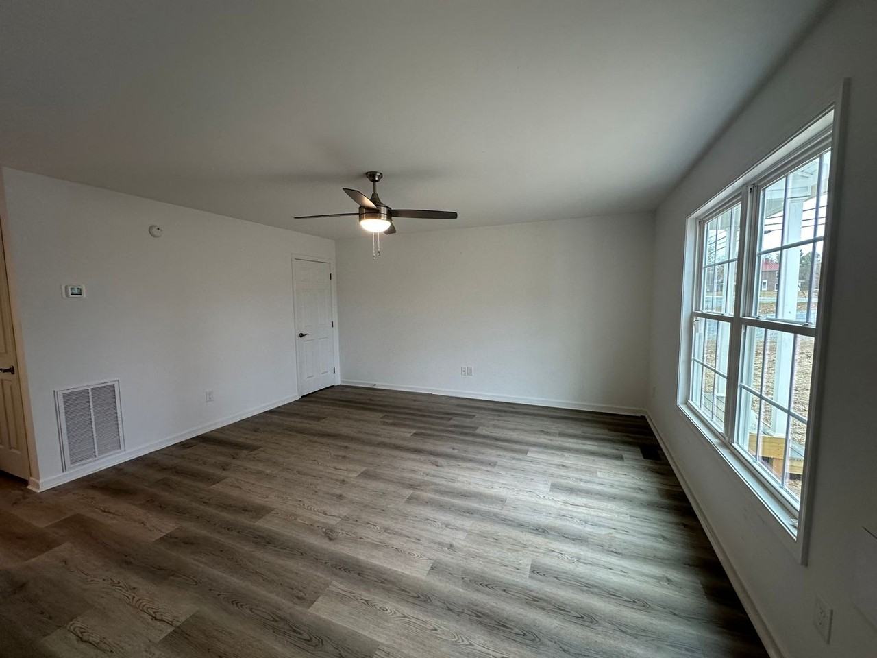 723A Burks Hill Rd - Photo 2 of 16