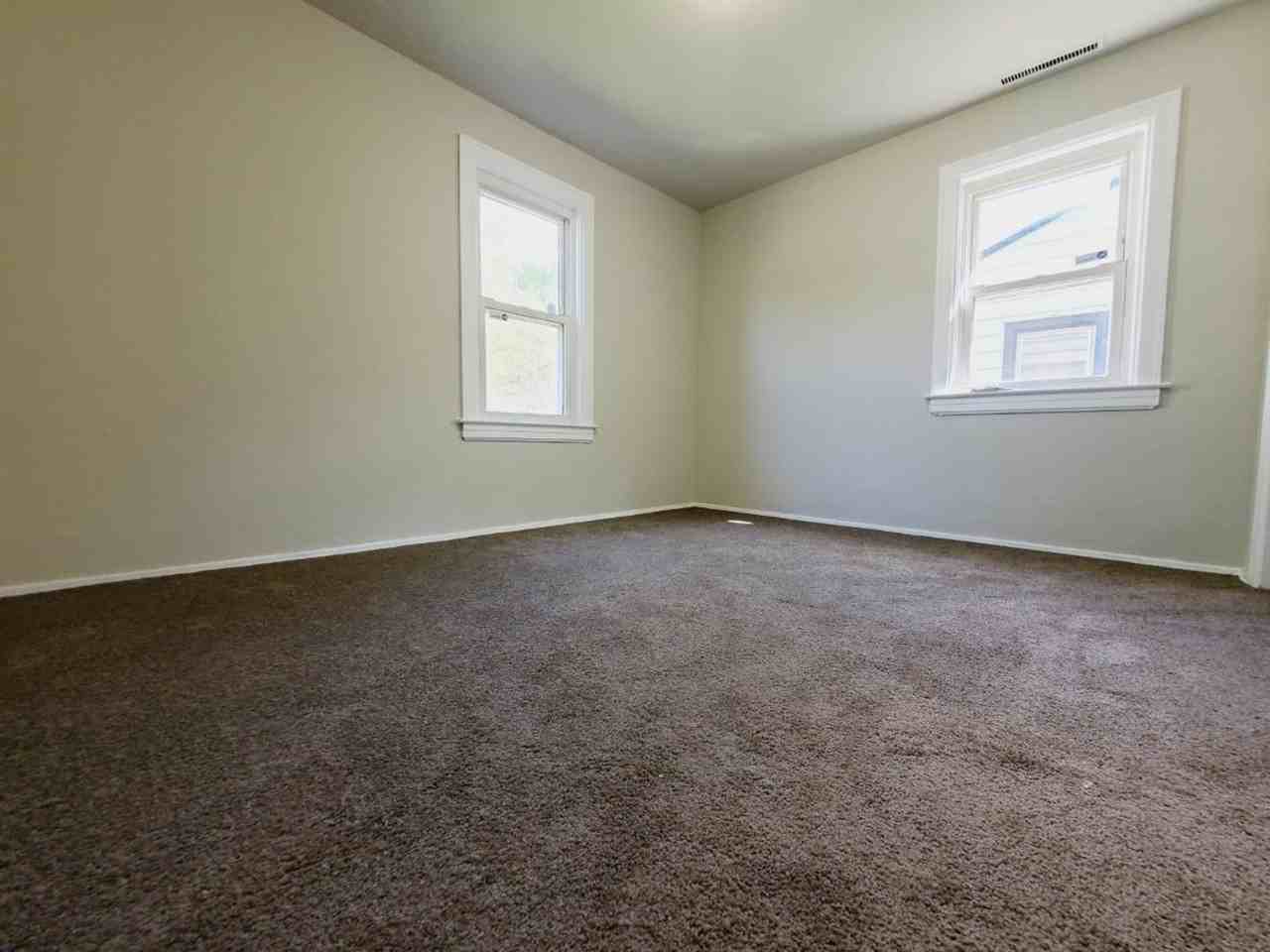 2358 Vermont St - Photo 4 of 6